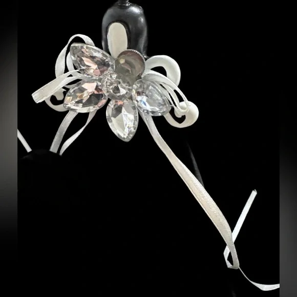 Ring Display Sofa Shaped Finger Rings Holder & necklace& bracelet holder.
0131 - Picture 5 of 8